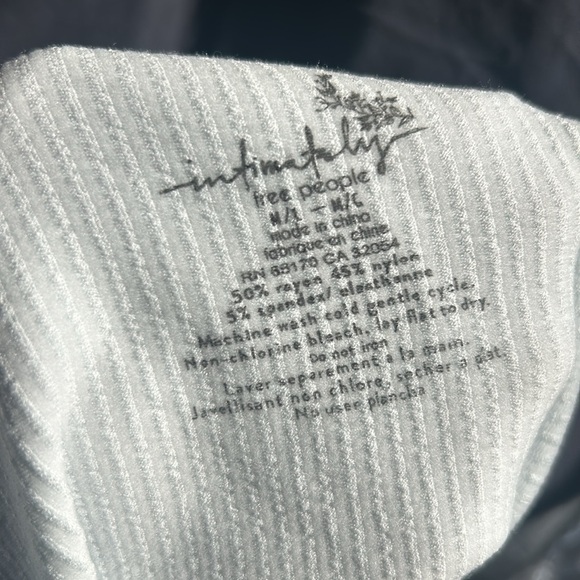 Free People Ribbed V-Neck Cropped Brami Size M/L - Picture 6 of 7